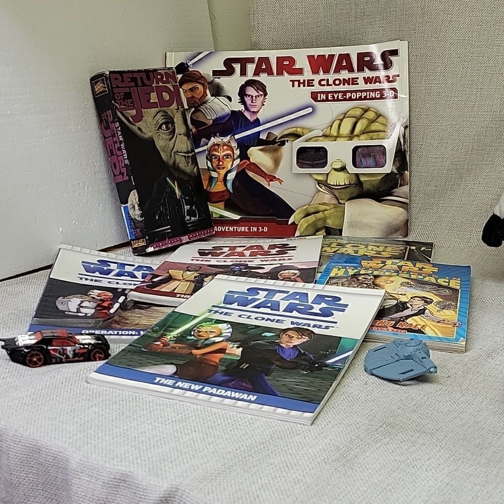 Star‎ Wars The Clone War paperback books VHS movie, hot wheels car
